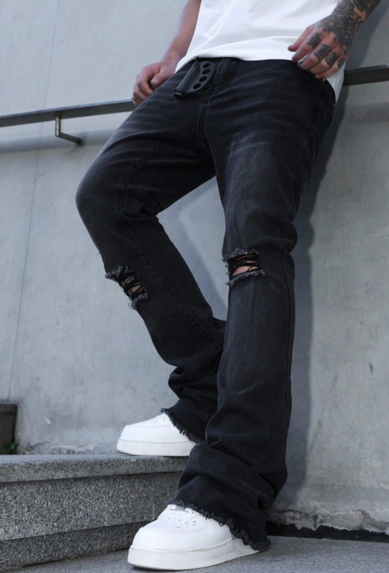 Quần Jeans Bootcut Đen Rách Gối