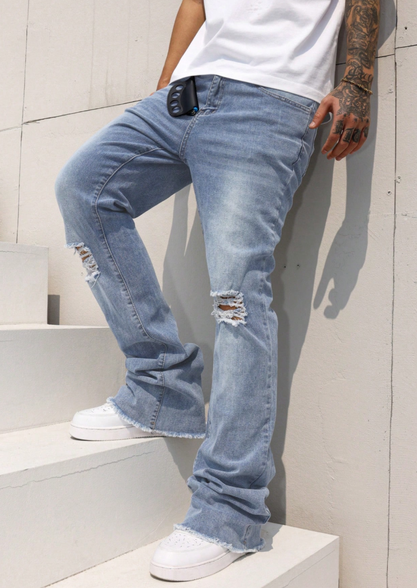Quần Jeans Bootcut Đen Rách Gối
